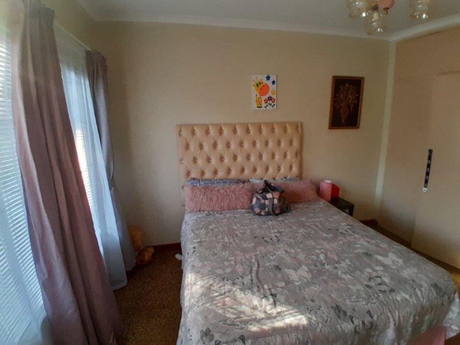 5 Bedroom Property for Sale in Geelhoutpark North West